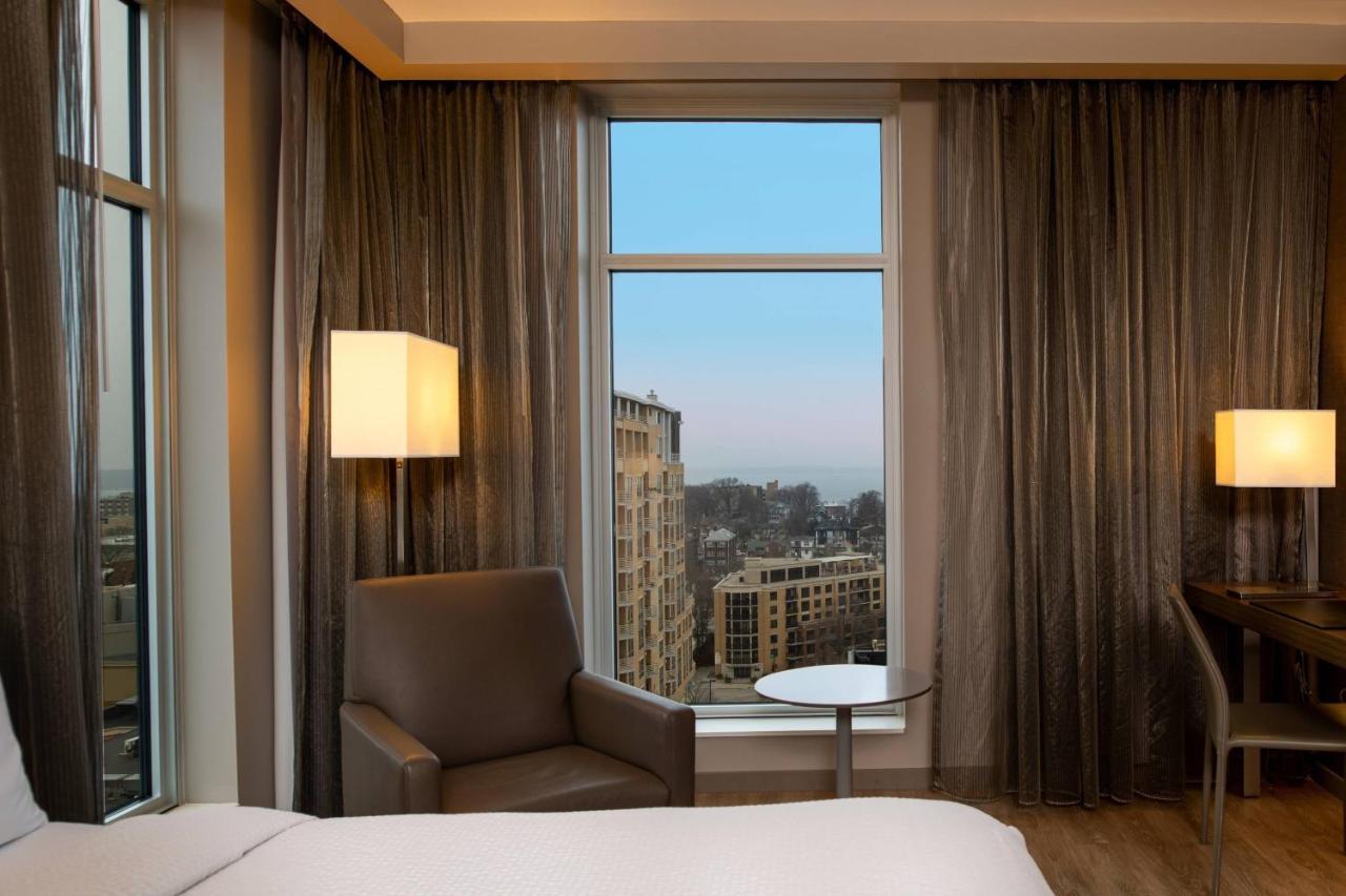 Ac Hotel By Marriott Madison Downtown Εξωτερικό φωτογραφία