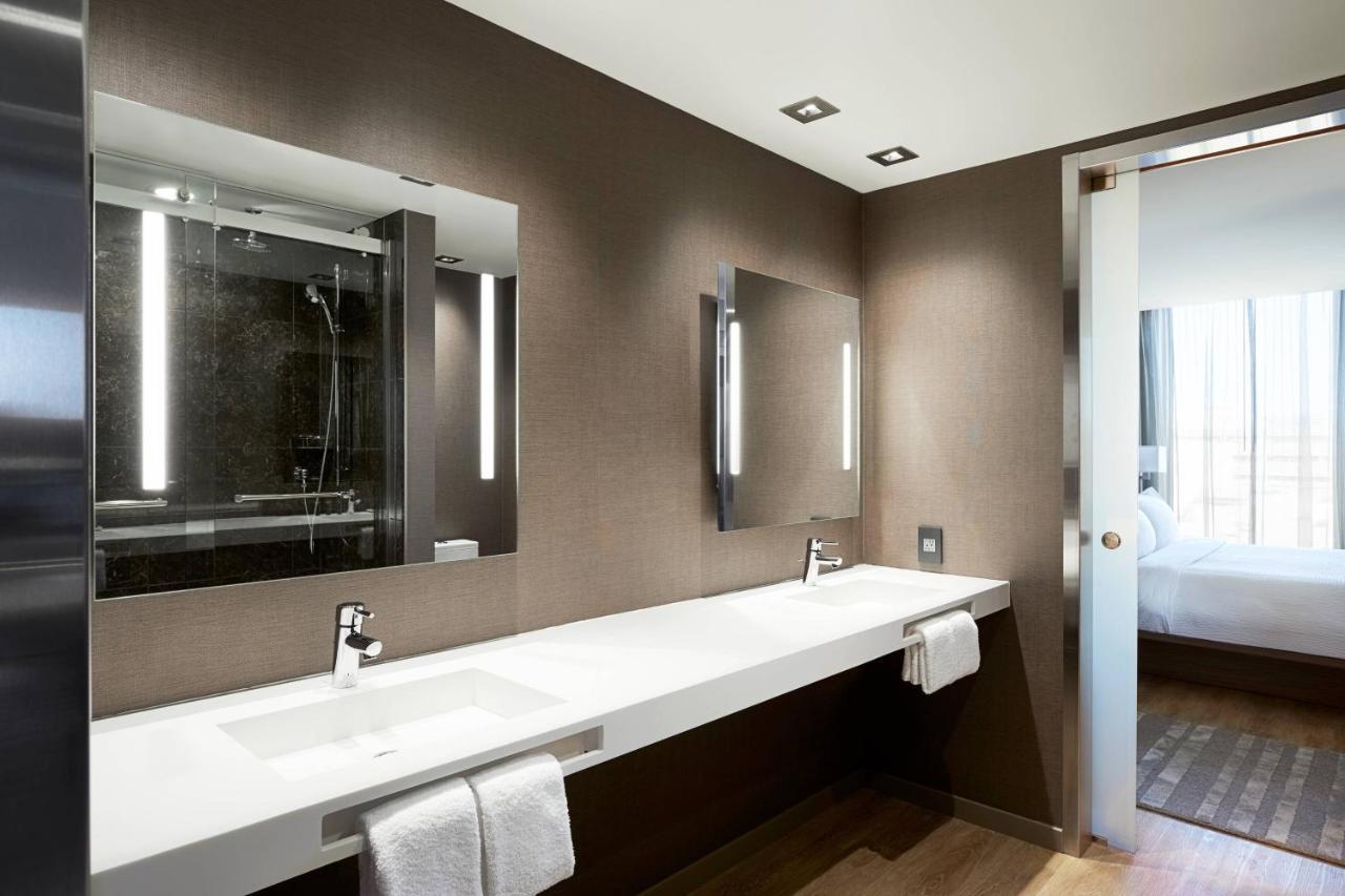 Ac Hotel By Marriott Madison Downtown Εξωτερικό φωτογραφία