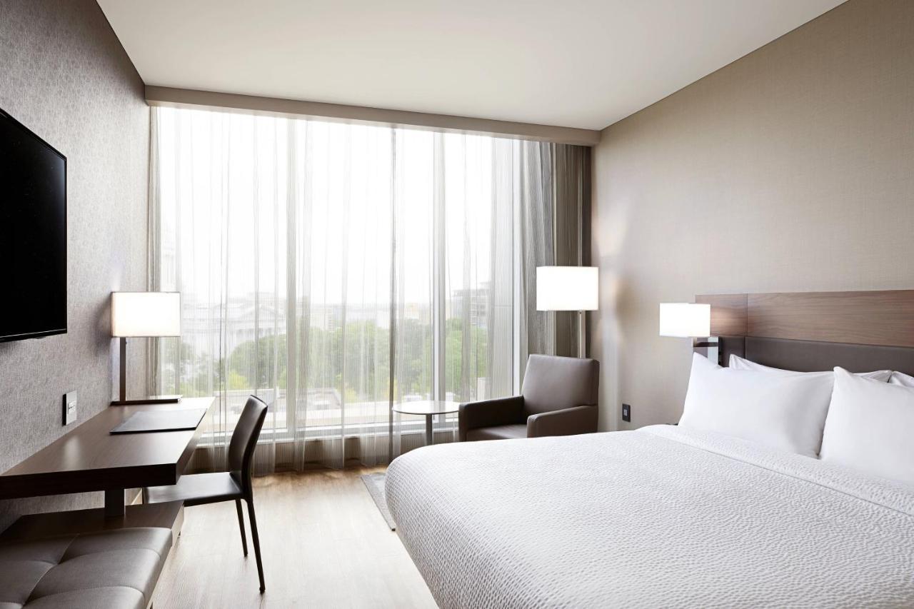 Ac Hotel By Marriott Madison Downtown Εξωτερικό φωτογραφία