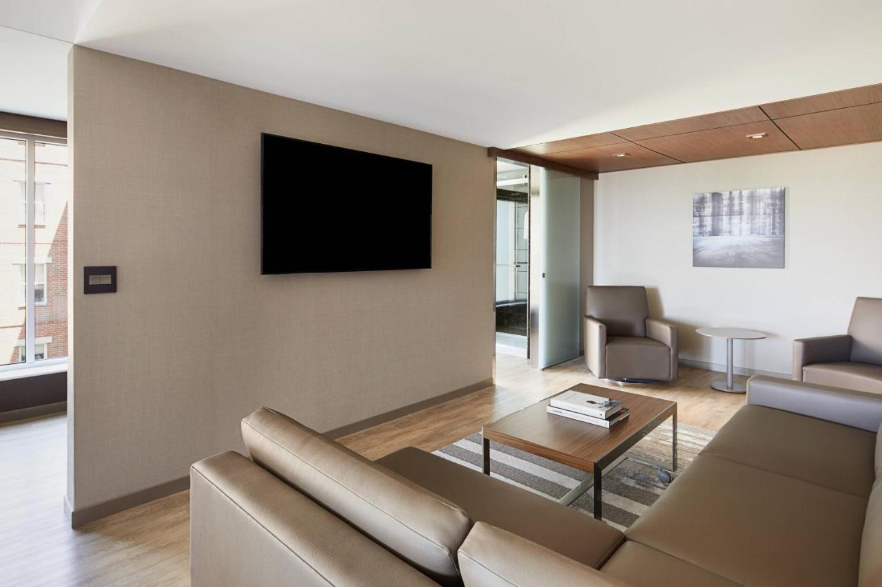 Ac Hotel By Marriott Madison Downtown Εξωτερικό φωτογραφία