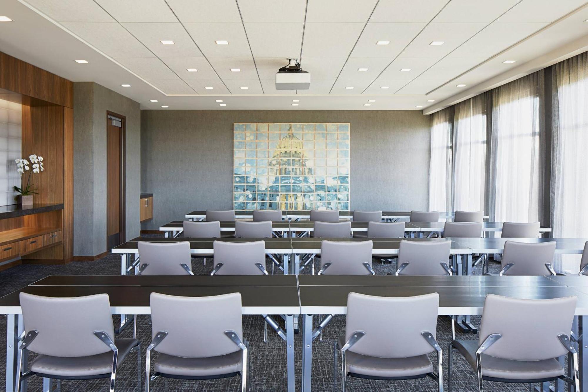 Ac Hotel By Marriott Madison Downtown Εξωτερικό φωτογραφία