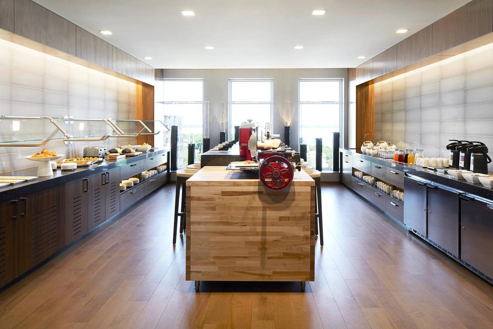 Ac Hotel By Marriott Madison Downtown Εξωτερικό φωτογραφία