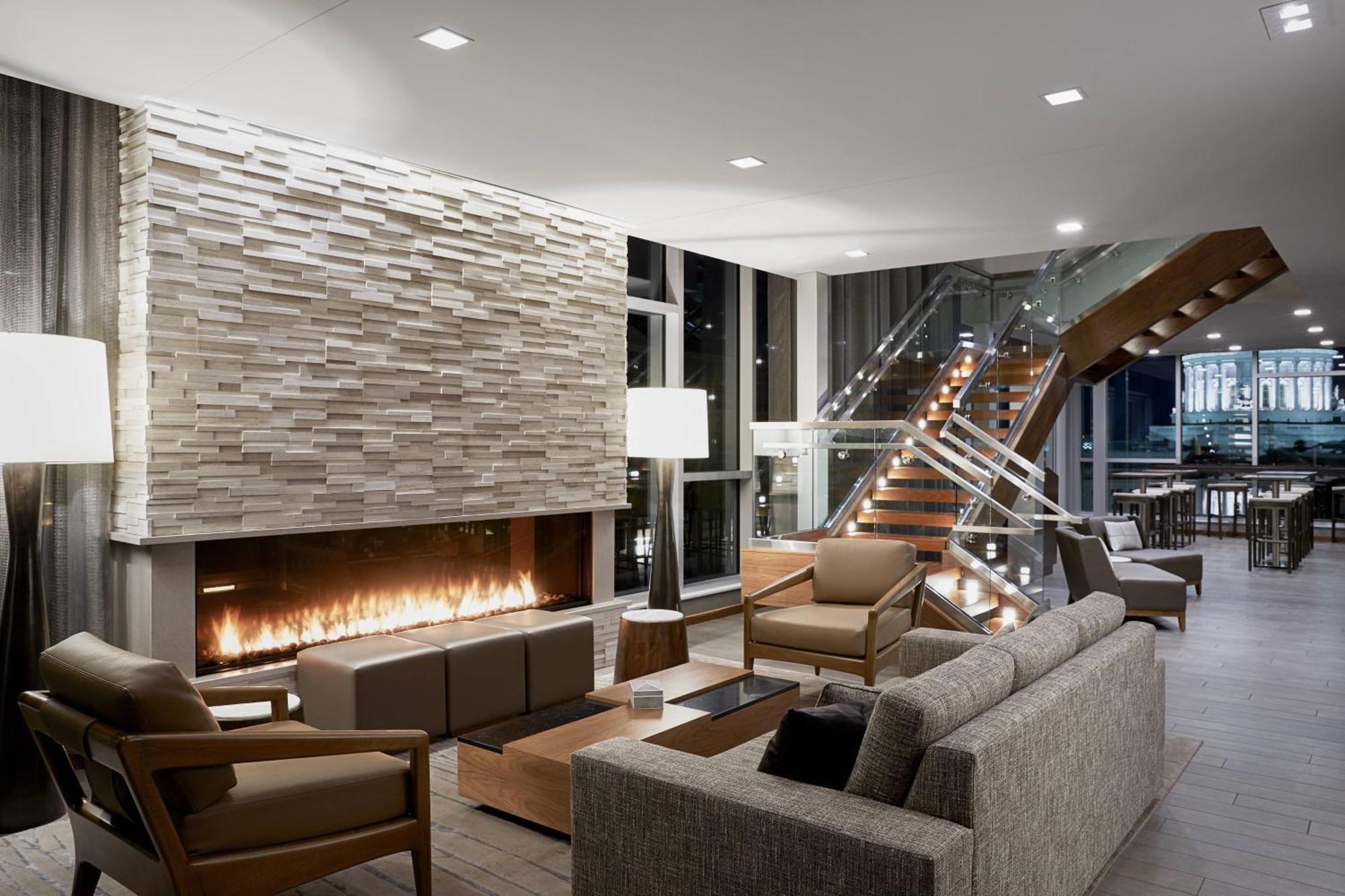 Ac Hotel By Marriott Madison Downtown Εξωτερικό φωτογραφία