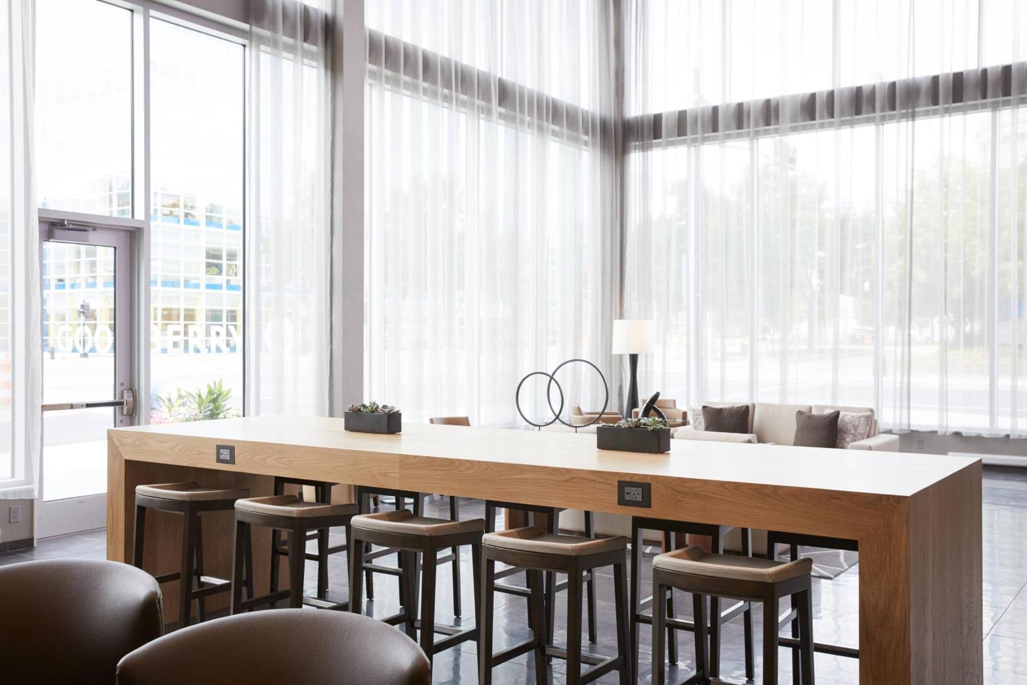 Ac Hotel By Marriott Madison Downtown Εξωτερικό φωτογραφία
