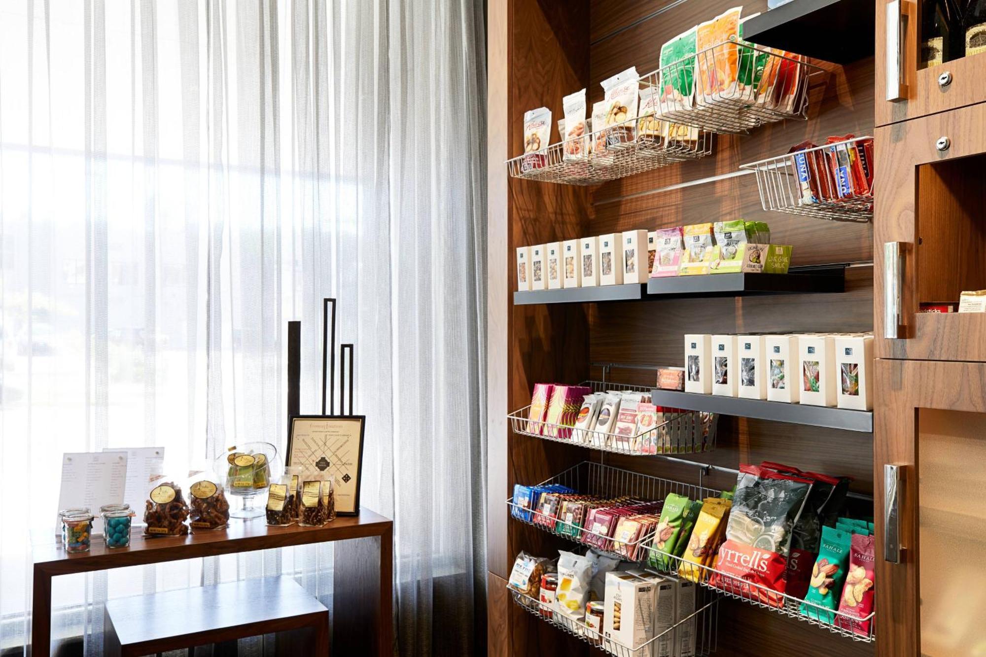 Ac Hotel By Marriott Madison Downtown Εξωτερικό φωτογραφία